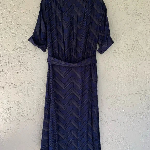 Elegant Navy Blue Women's Dress - Picture 3 of 9